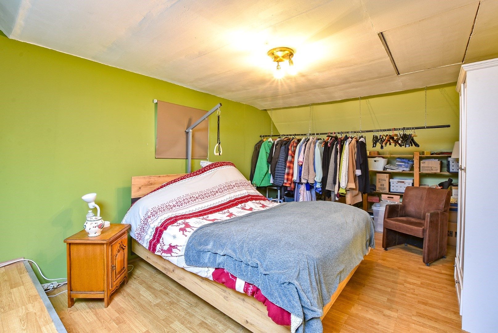 Halfopen bebouwing met 3 slaapkamers op 861m² te Diksmuide! foto 14