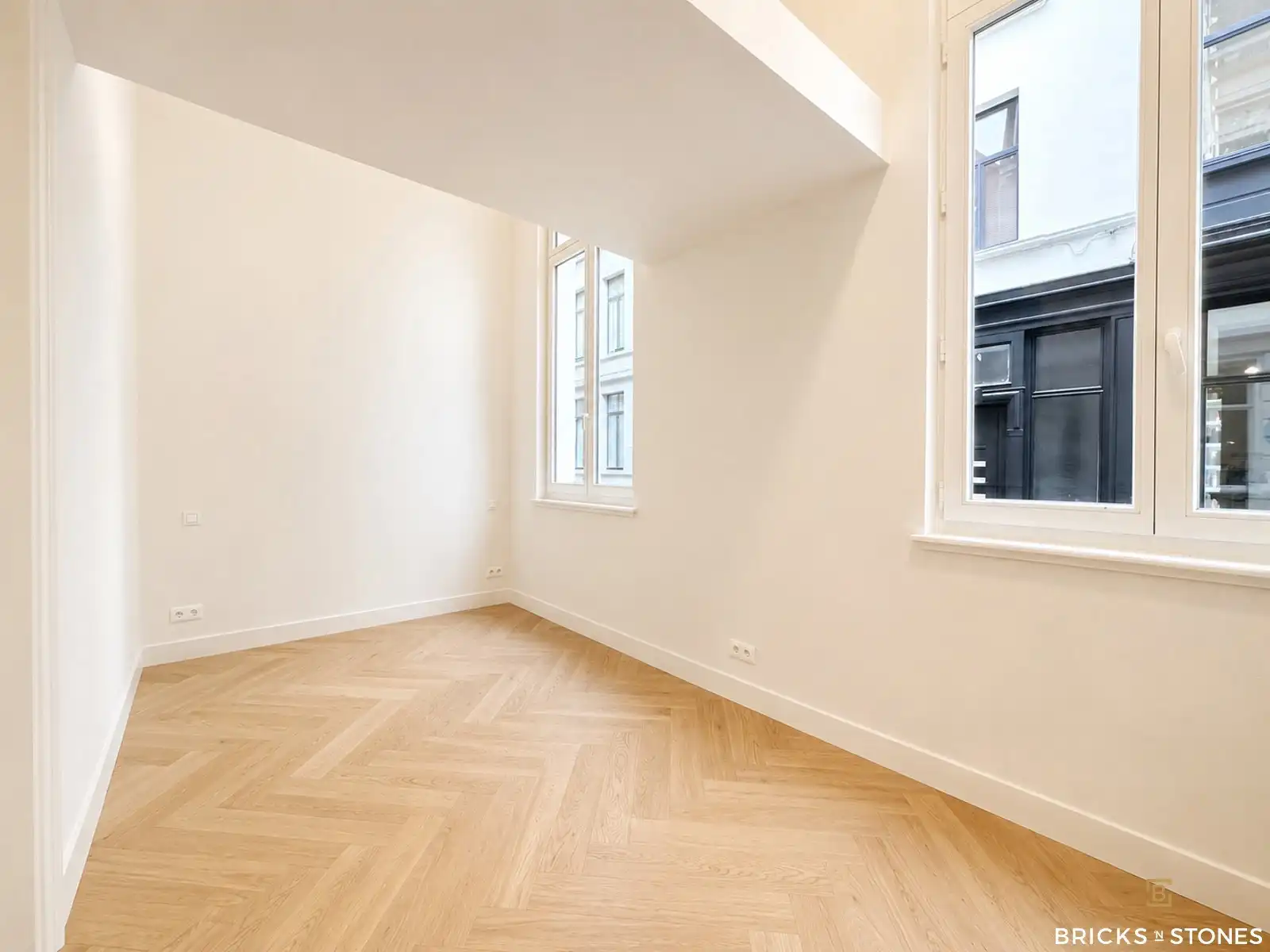 Gerenoveerd appartement met terras in historisch Antwerpen foto 6
