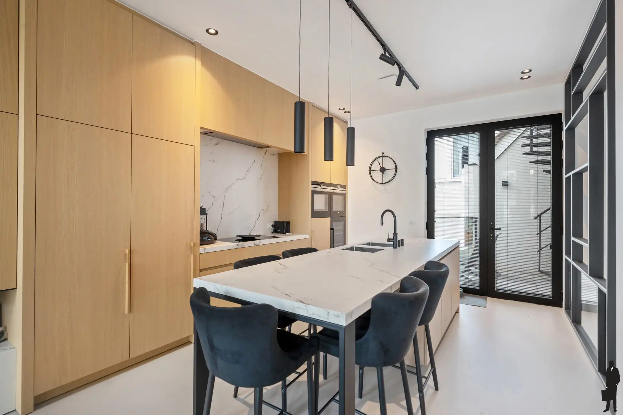 Upside down-woning met dakterras en parking foto {{pictureIndex}}