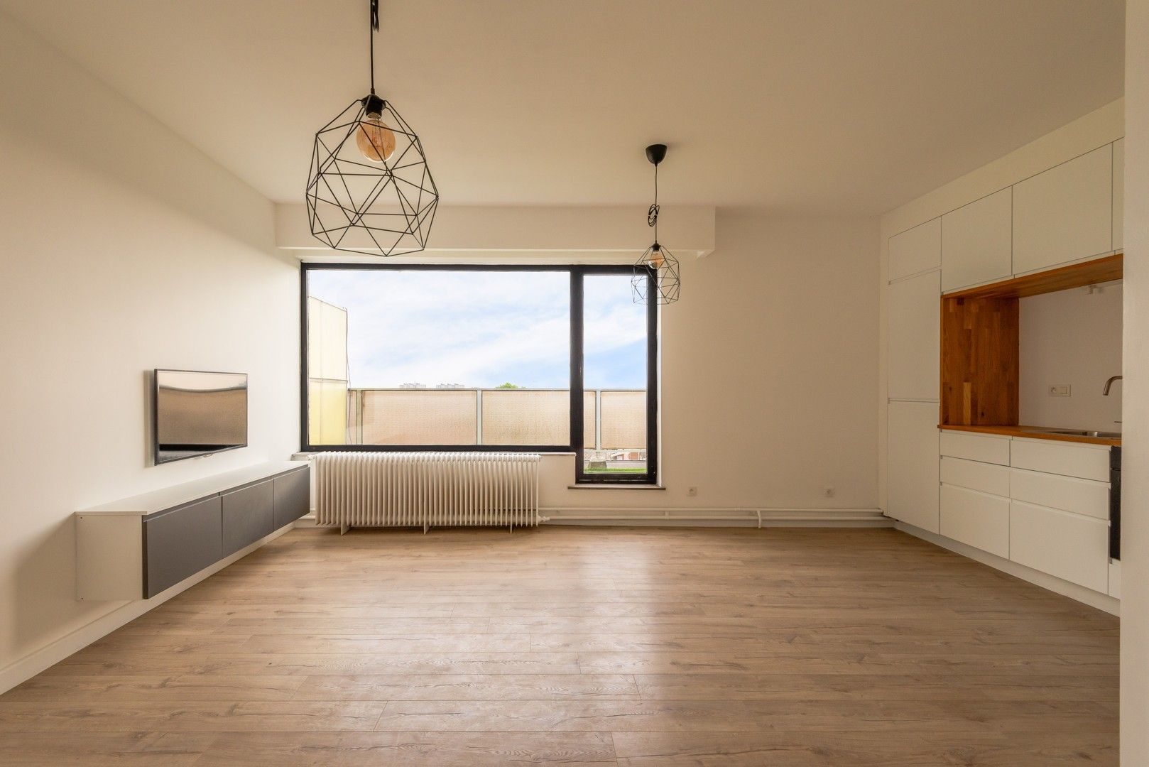 Instapklare studio met prachtig uitzicht op het MAS – ideale investering of starters appartement! foto 2