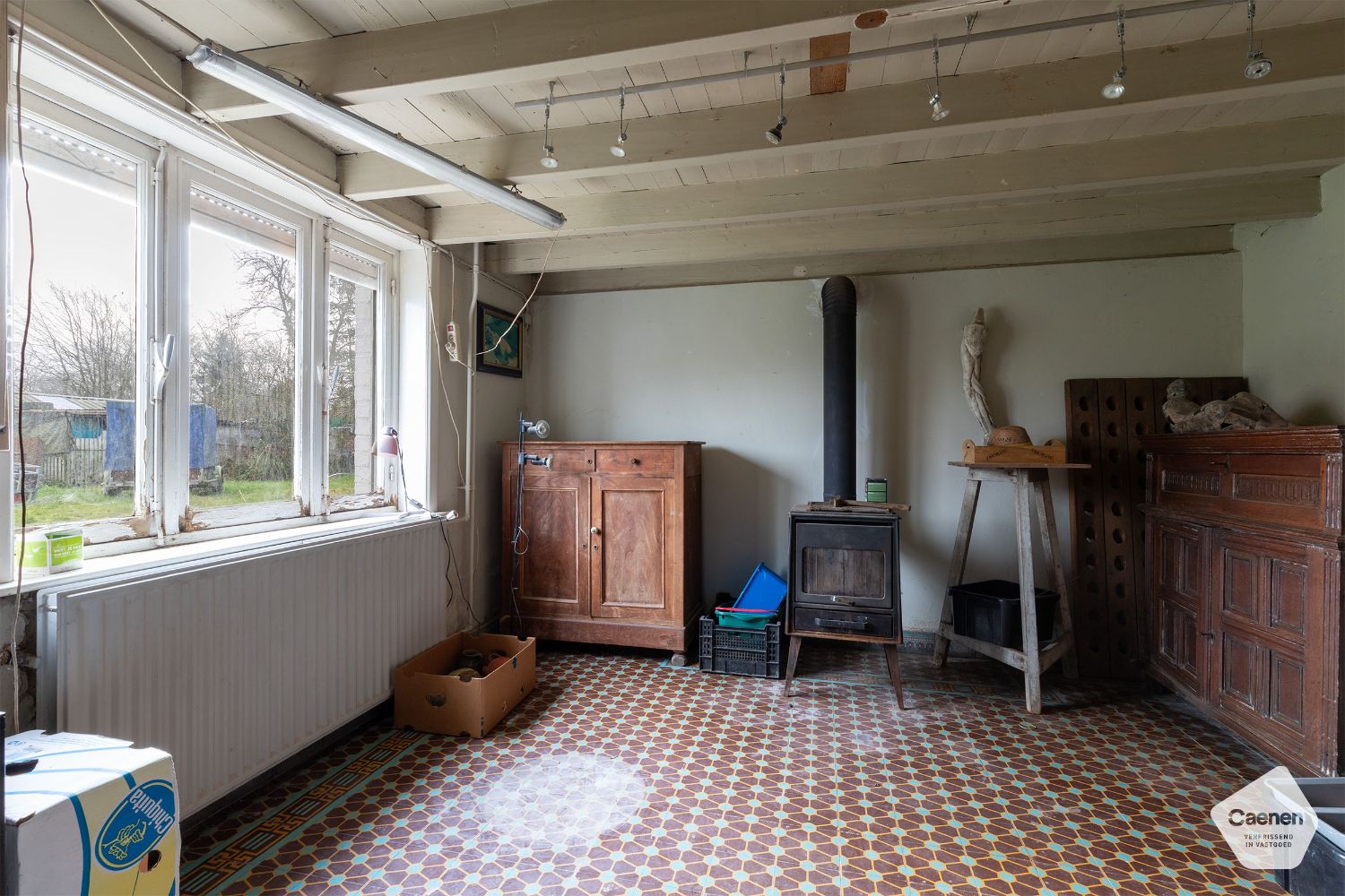 Landelijk te renoveren woning met atelier op een mooi perceel van 1664 m² foto 6