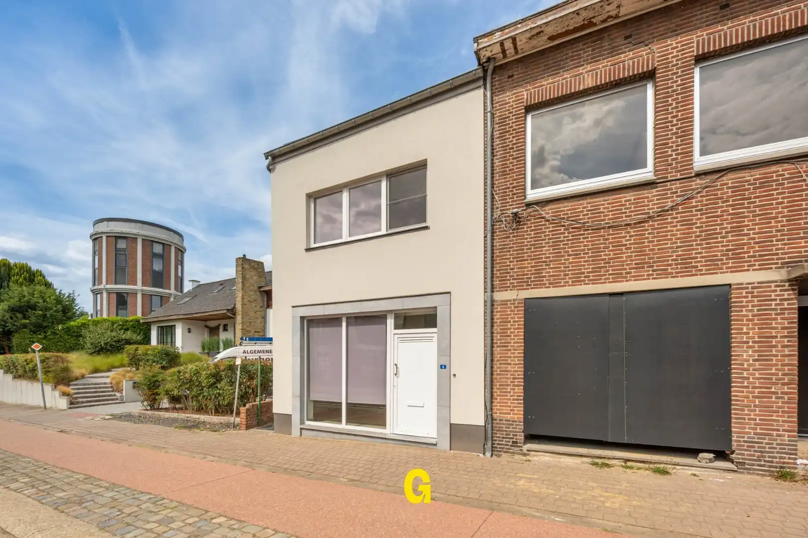 Degelijk gerenoveerde woning met 3 slaapkamers en leuk stadstuintje op 2a10ca, vlak bij het centrum foto {{pictureIndex}}