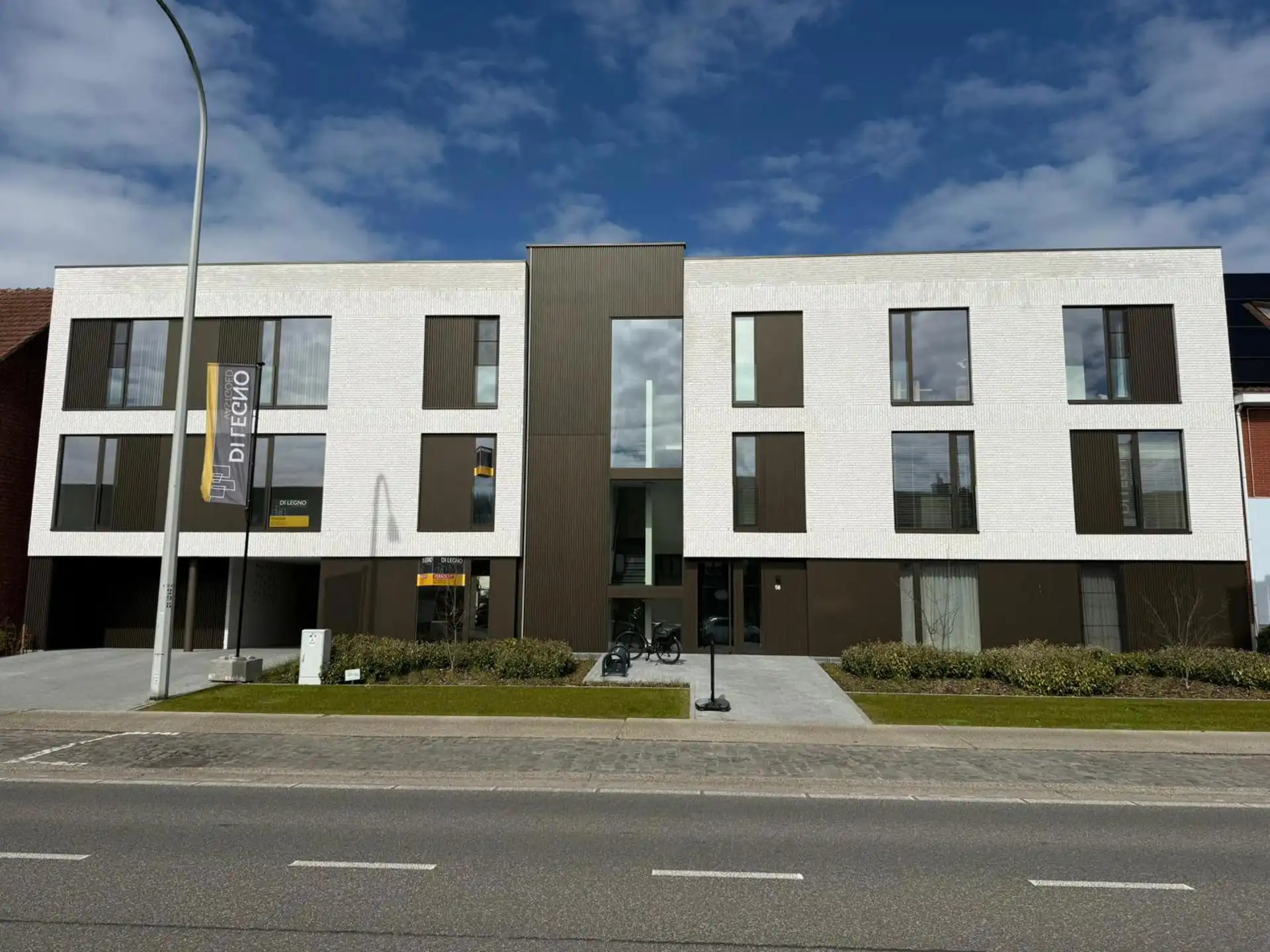 Ruim (129 m²) luxeappartement met 2 slpk en terras foto {{pictureIndex}}