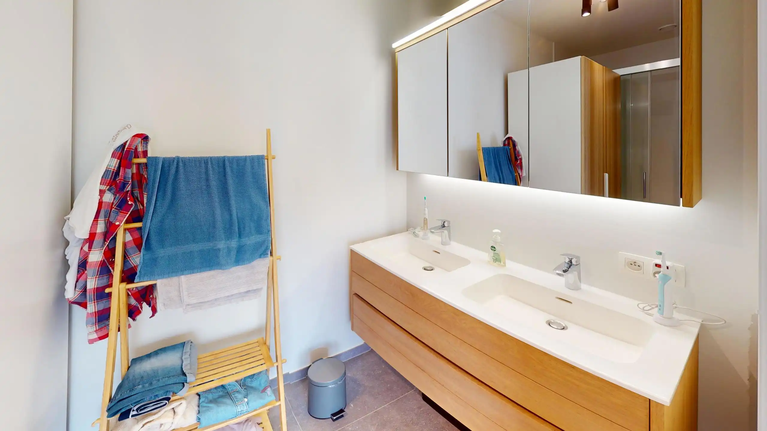 ANTWERPEN EILANDJE - Lichtrijk appartement met ruim terras foto 6