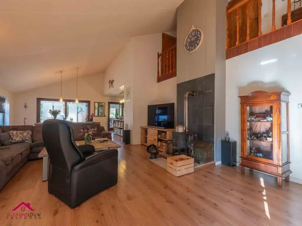 Vrijstaande woning op ruim perceel foto 12