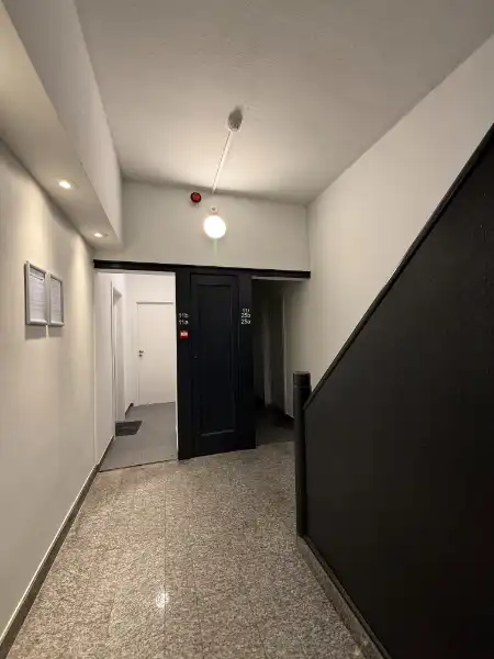 Leuk vernieuwd appartement nabij de Vlaanderenstraat foto 12