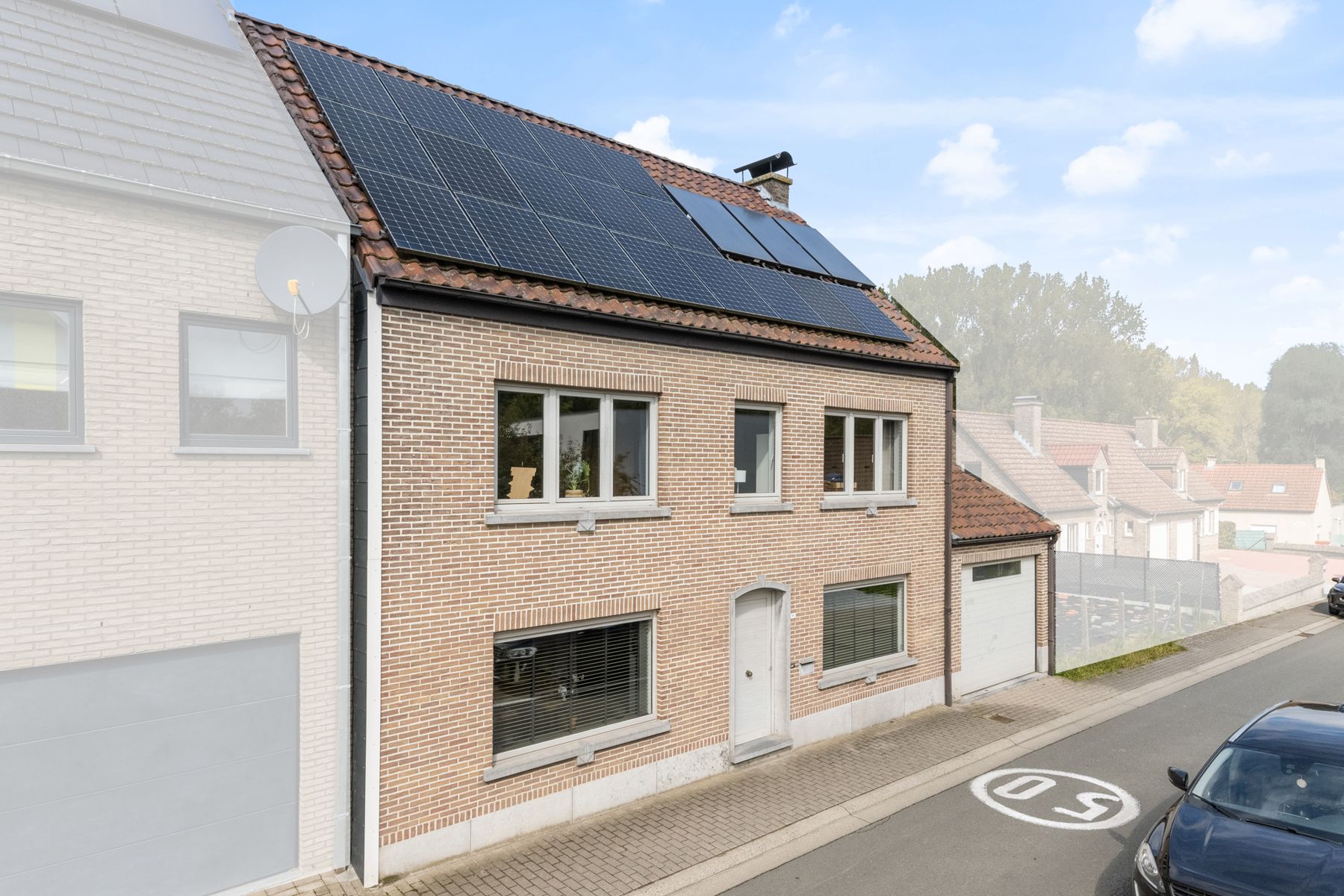 Prachtige Gerenoveerde Woning met Tuinkantoor foto 2