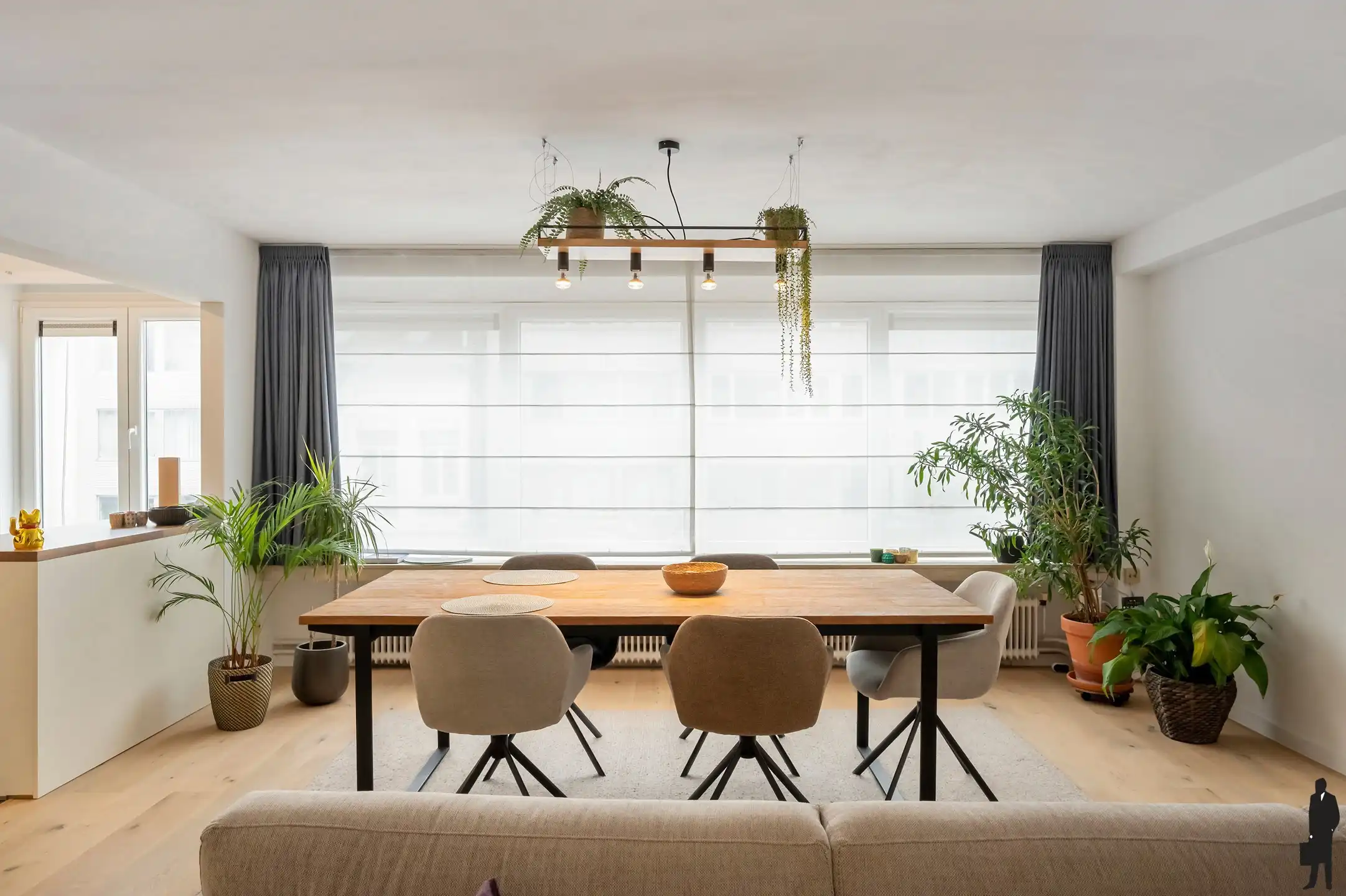 Prachtig, lichtrijk appartement met 3 slaapkamers. foto 3