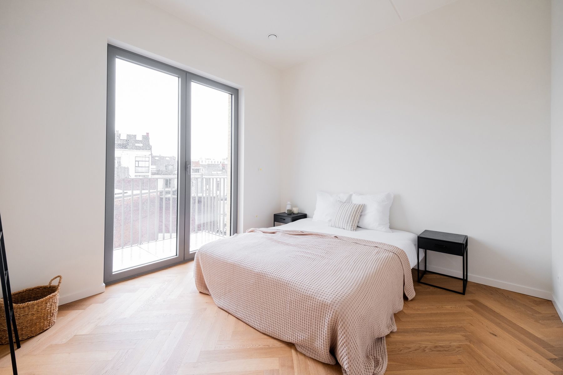 Gerenoveerd 2slpk appartement met terras super energiezuinig foto 4