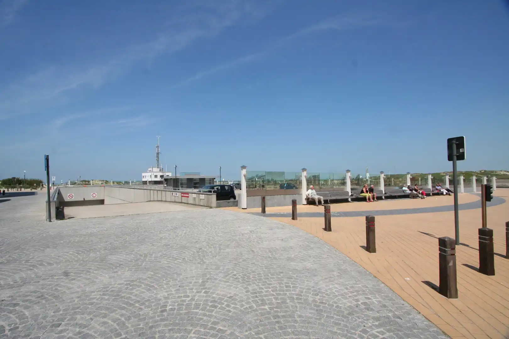 Zéér goed gelegen garagebox! foto {{pictureIndex}}