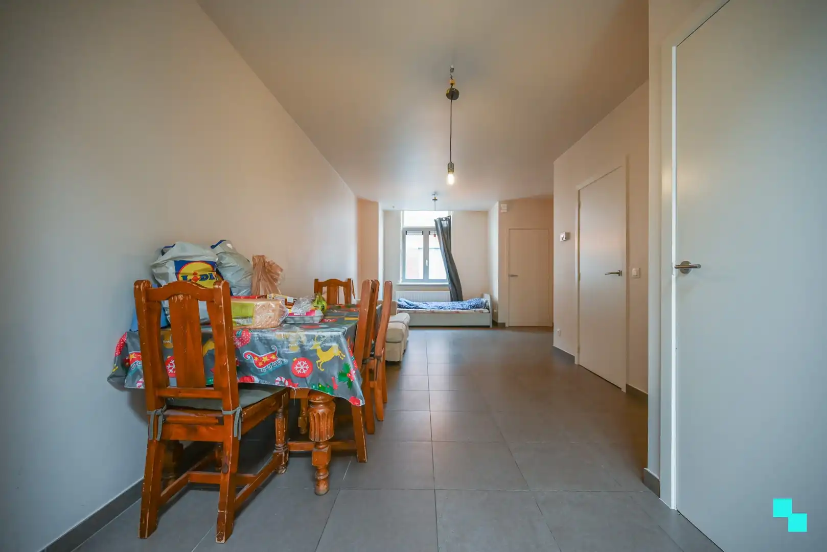 Instapklare woning met twee slaapkamers nabij centrum Izegem foto 12