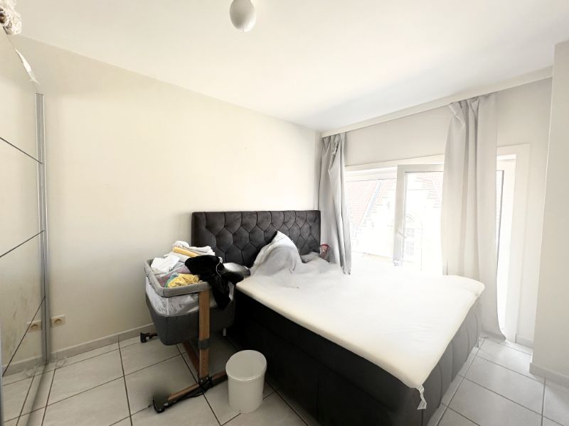 Energiezuinig 2 slaapkamer appartement vlakbij grote markt Ieper. foto 5