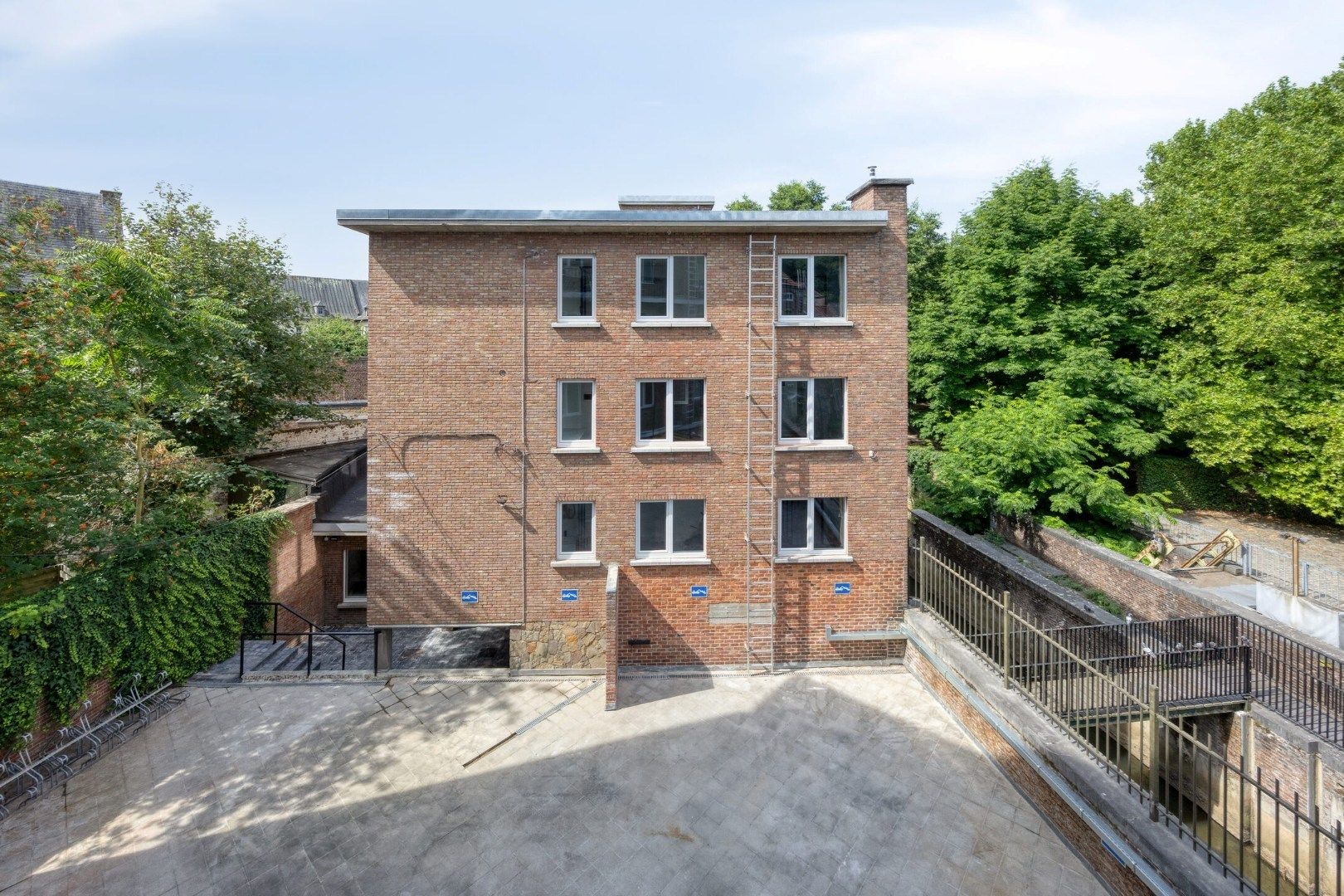 Volledig gerenoveerde studentenkamer in residentie met 29 studentenkamers in hartje Leuven - EPC label A! foto 8