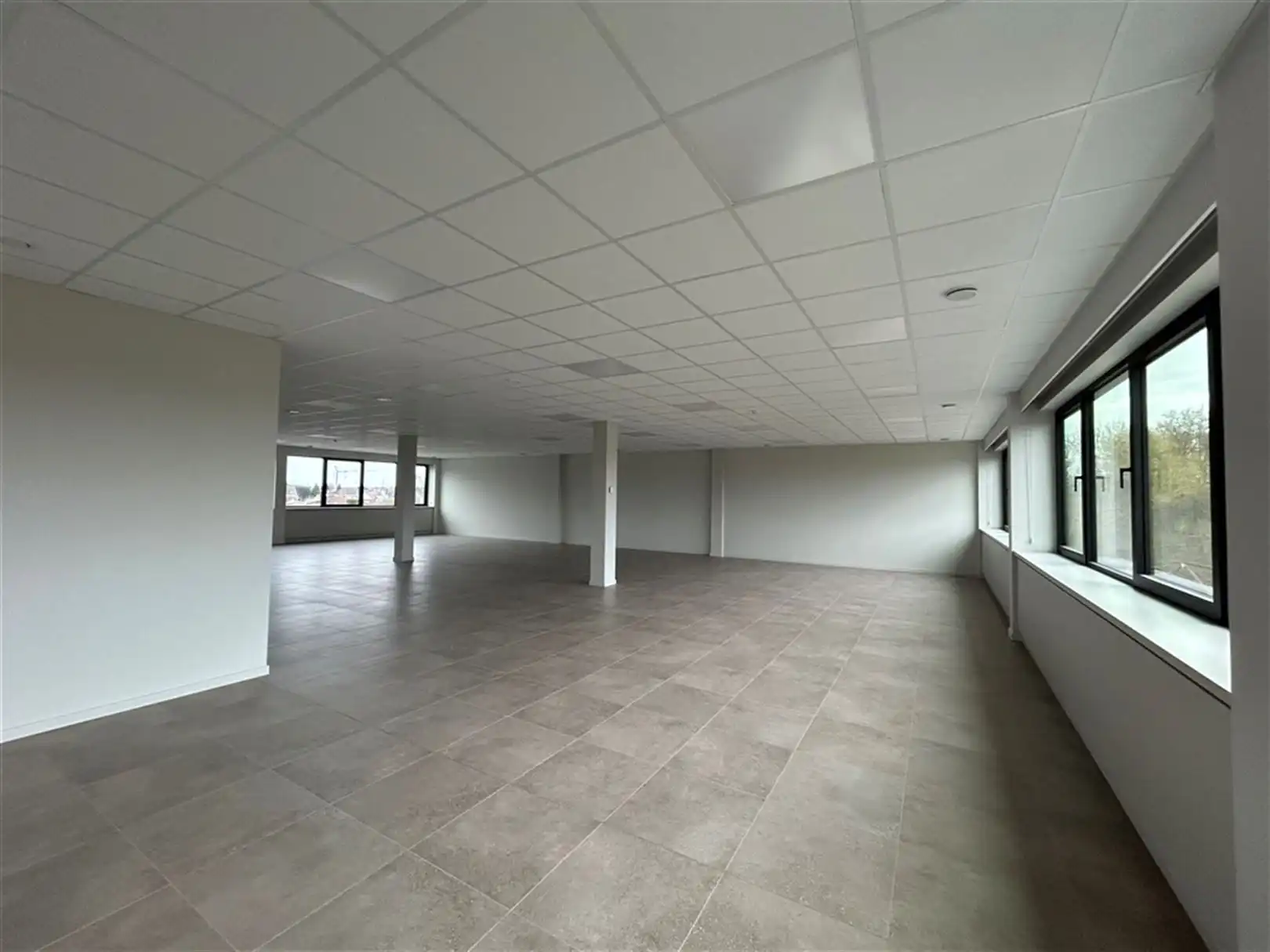 Kantoorgebouw foto 8