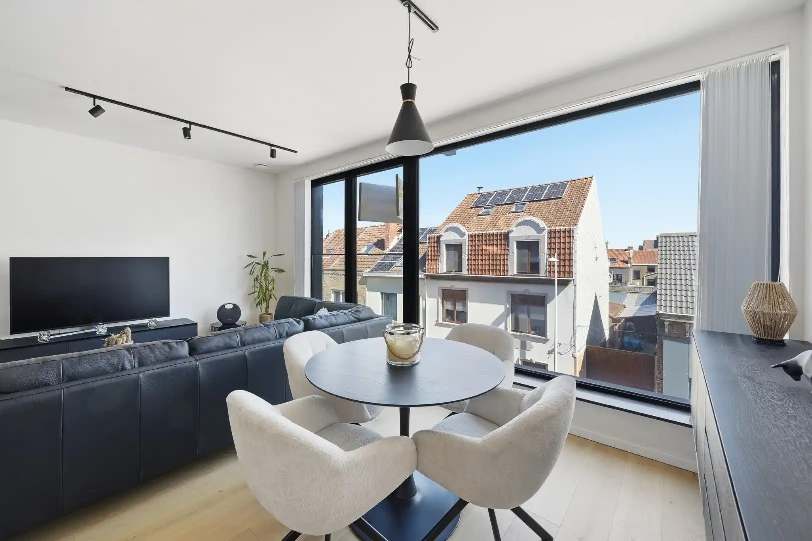 Modern energiezuinig 2-slaapkamerappartement te Bredene foto 3