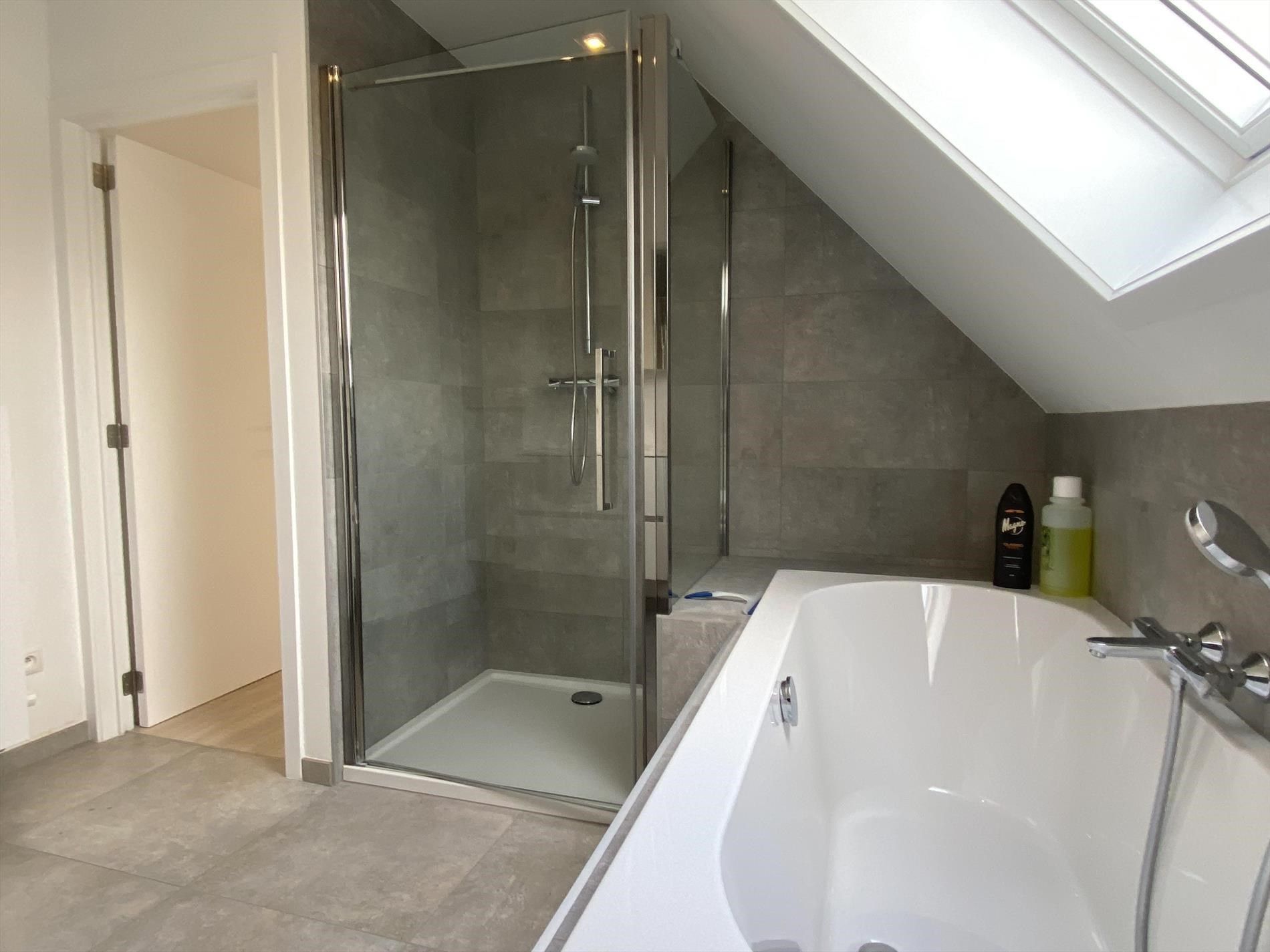 Recente topwoning te huur in Kuurne foto 10