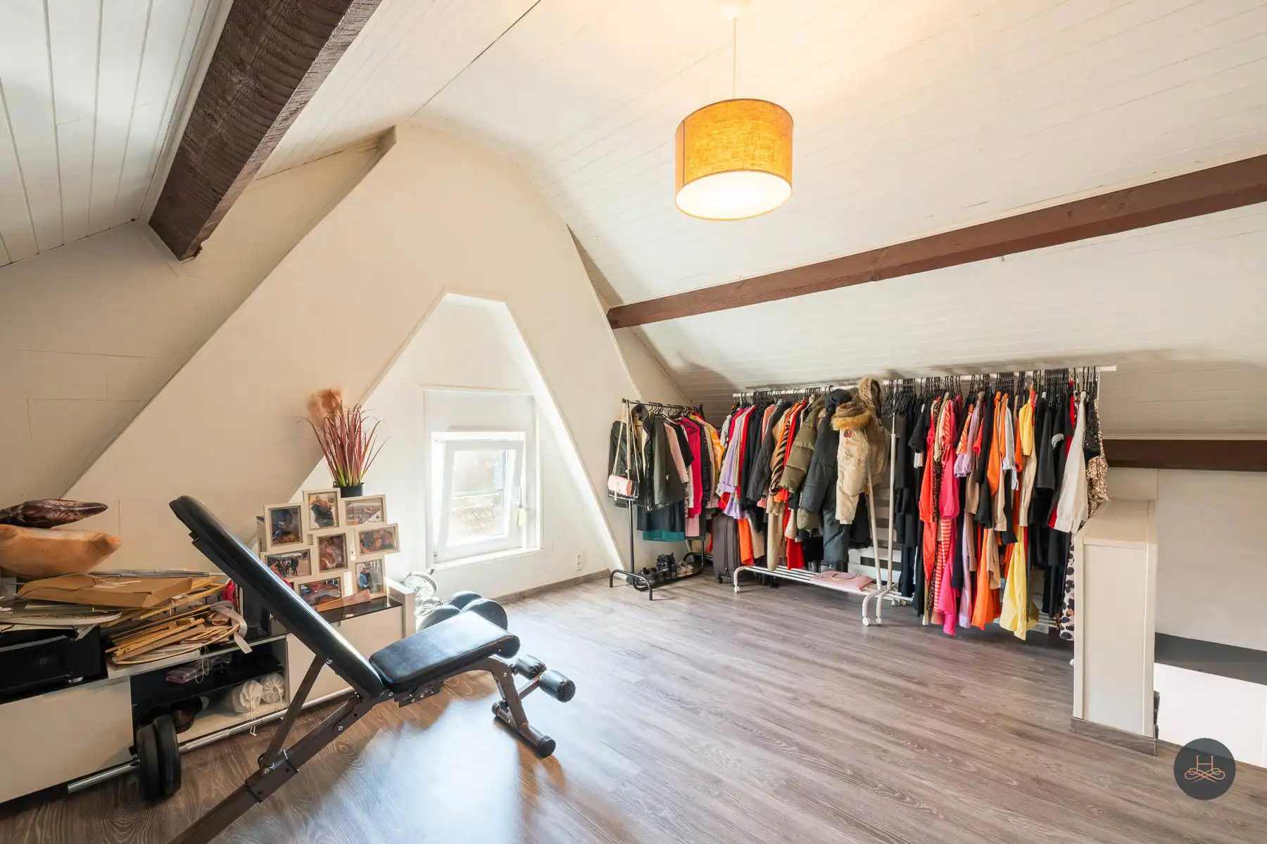 Ruime starterswoning met tuin en dubbele garage foto 16