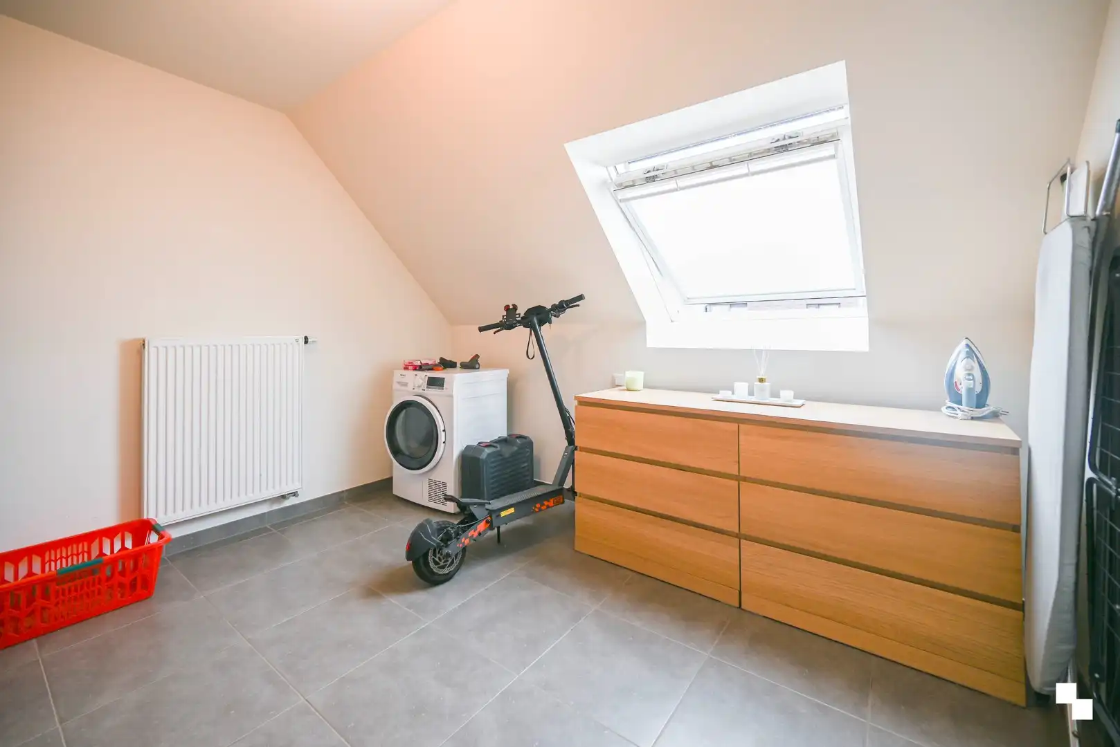 Zeer ruim appartement in het centrum van Oostrozebeke foto 10