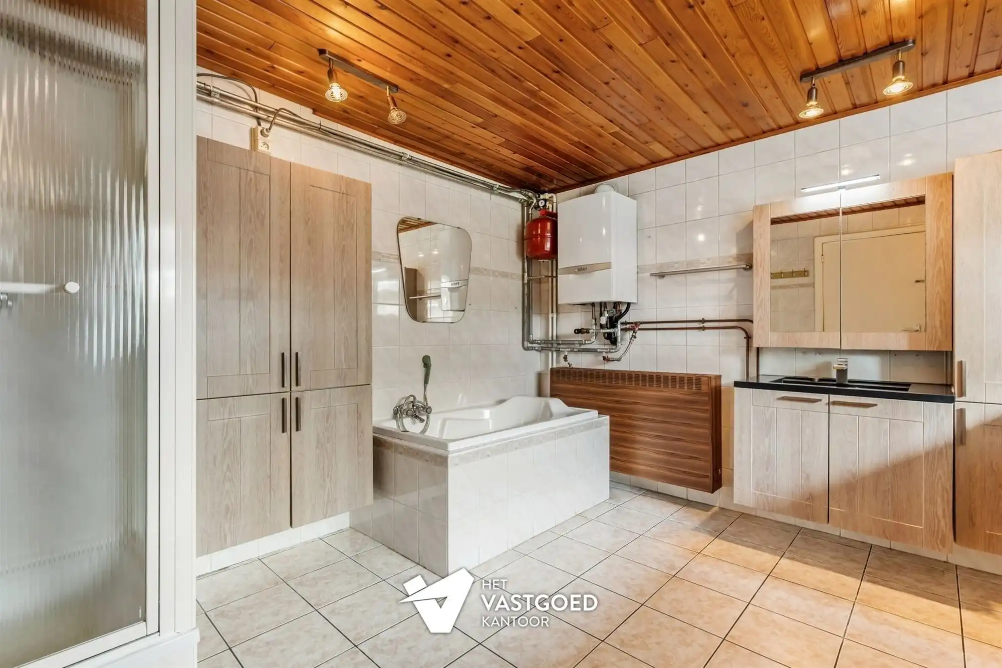 PERFECT ONDERHOUDEN WONING OP PRACHTIG PERCEEL NABIJ KEIHEUVEL foto 19