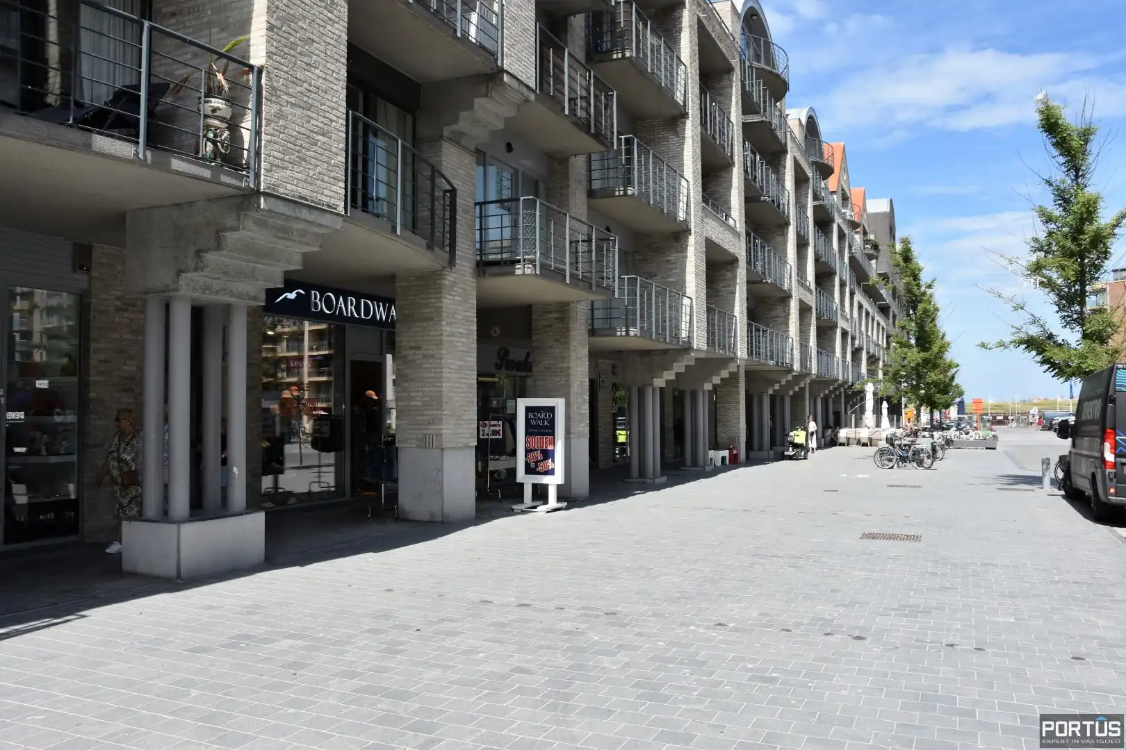 Handelspand met uitstekende ligging te huur te Nieuwpoort-Bad foto 8