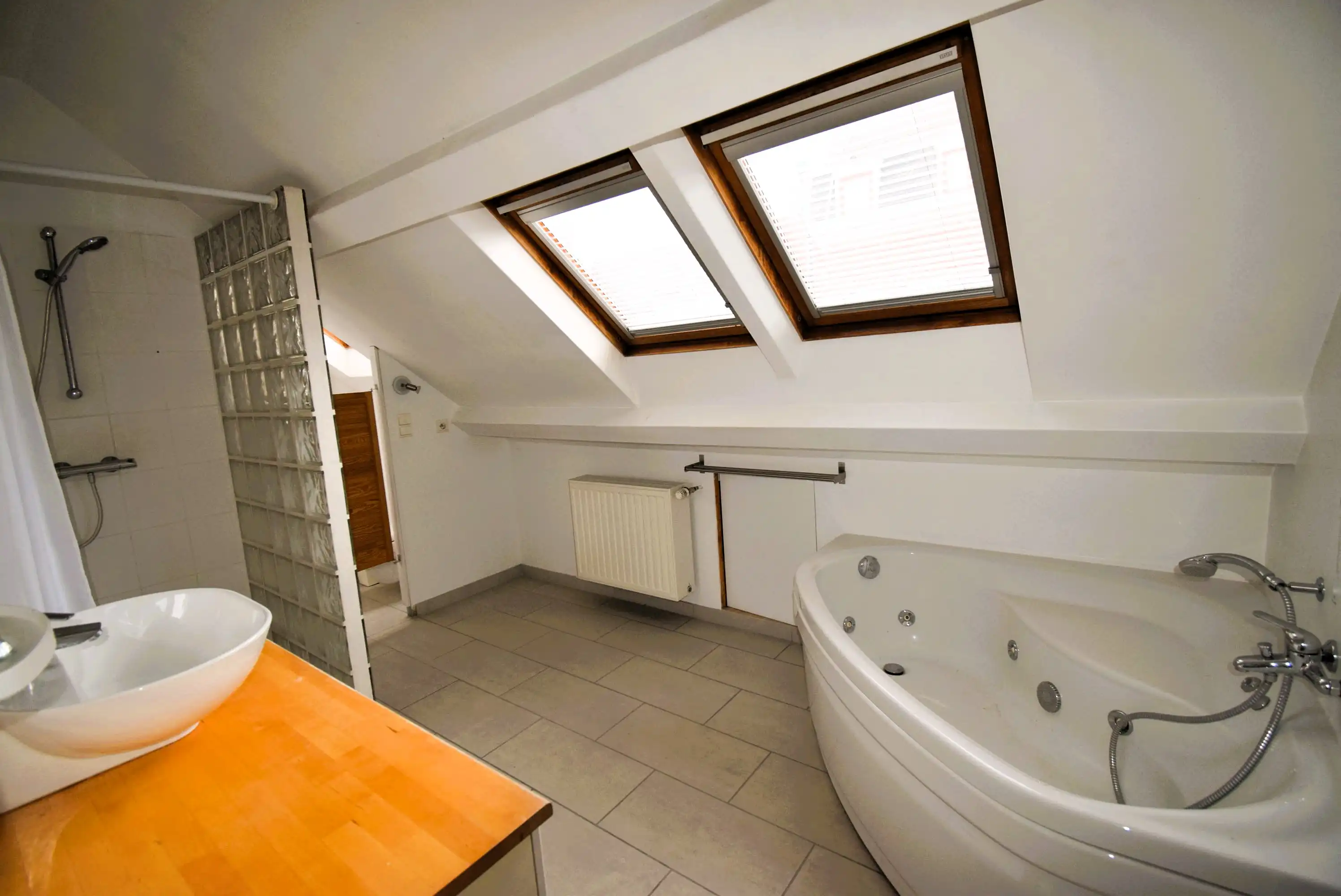 Woning met achterbouw foto 17