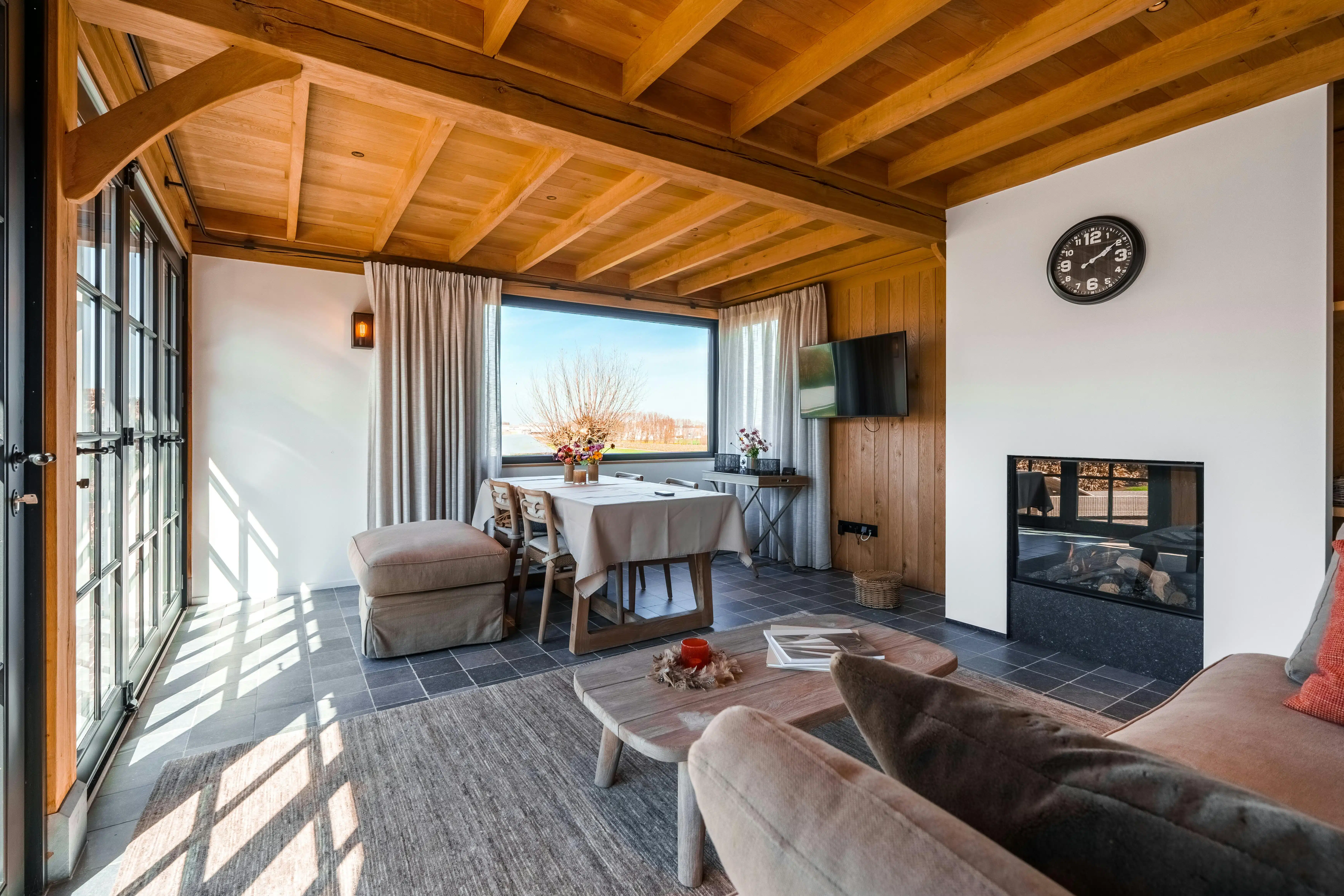 Exclusief Wonen: moderne, landelijke villa met mooi uitzicht foto 22