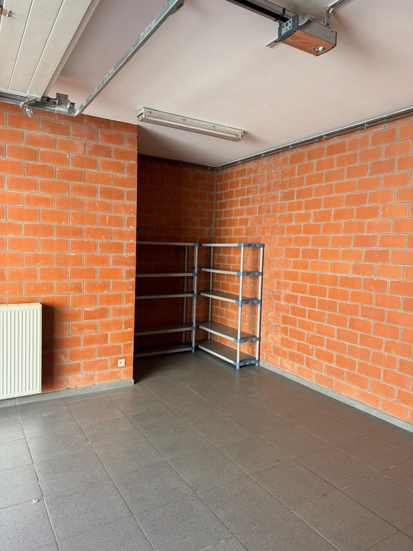 Grote garage te huur in centrum Eeklo foto 3