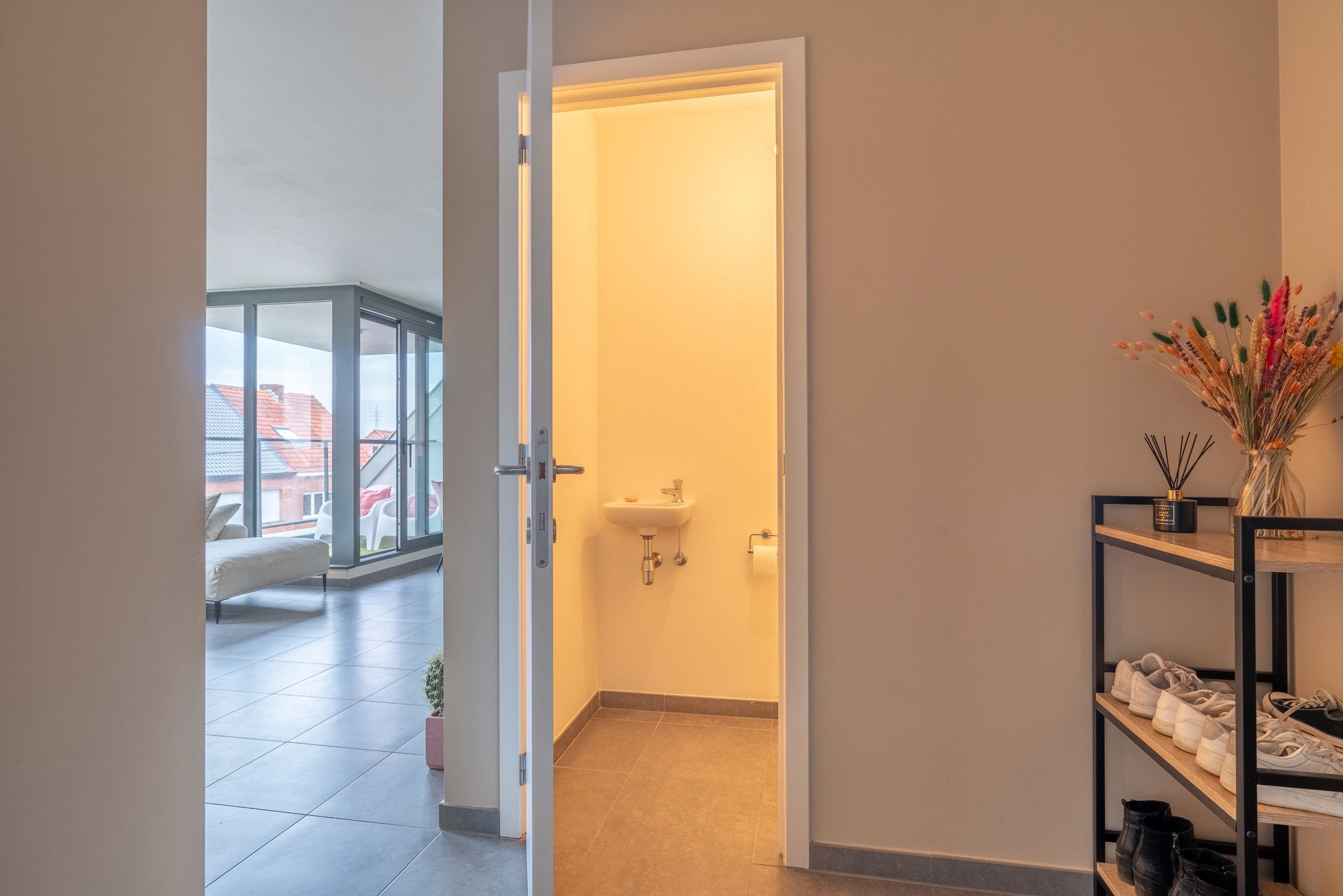 Gezellig 2-slaapkamer app met terras, berging en autostaanplaats. foto 18