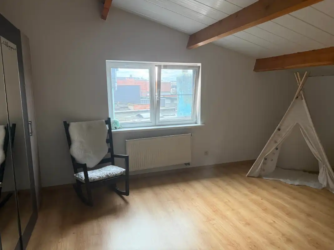 Mooie, gezellige woning met drie slaapkamers en tuin. foto 11