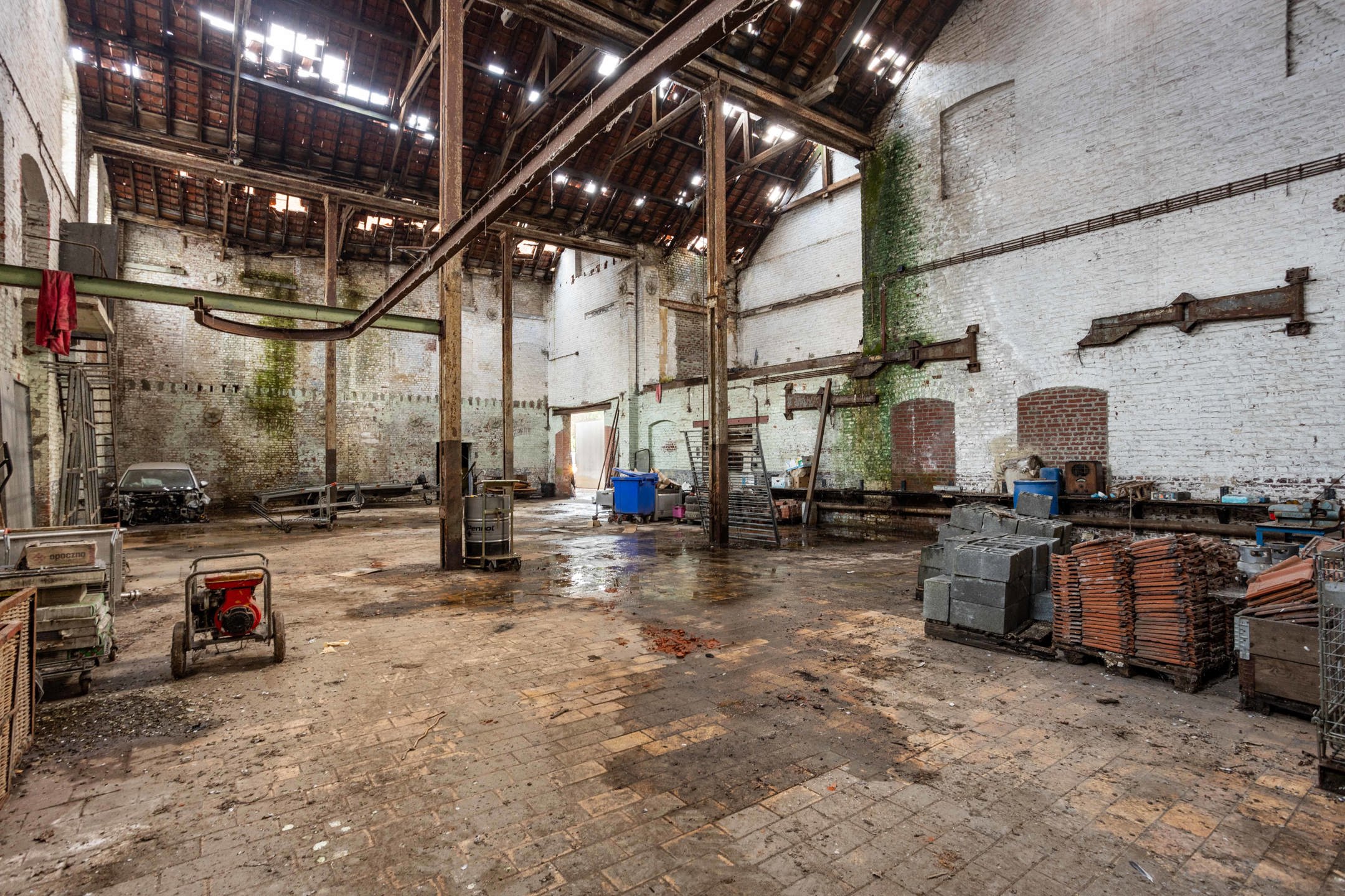 Te renoveren industrieel pand met veel potentieel & ruimte! foto 13
