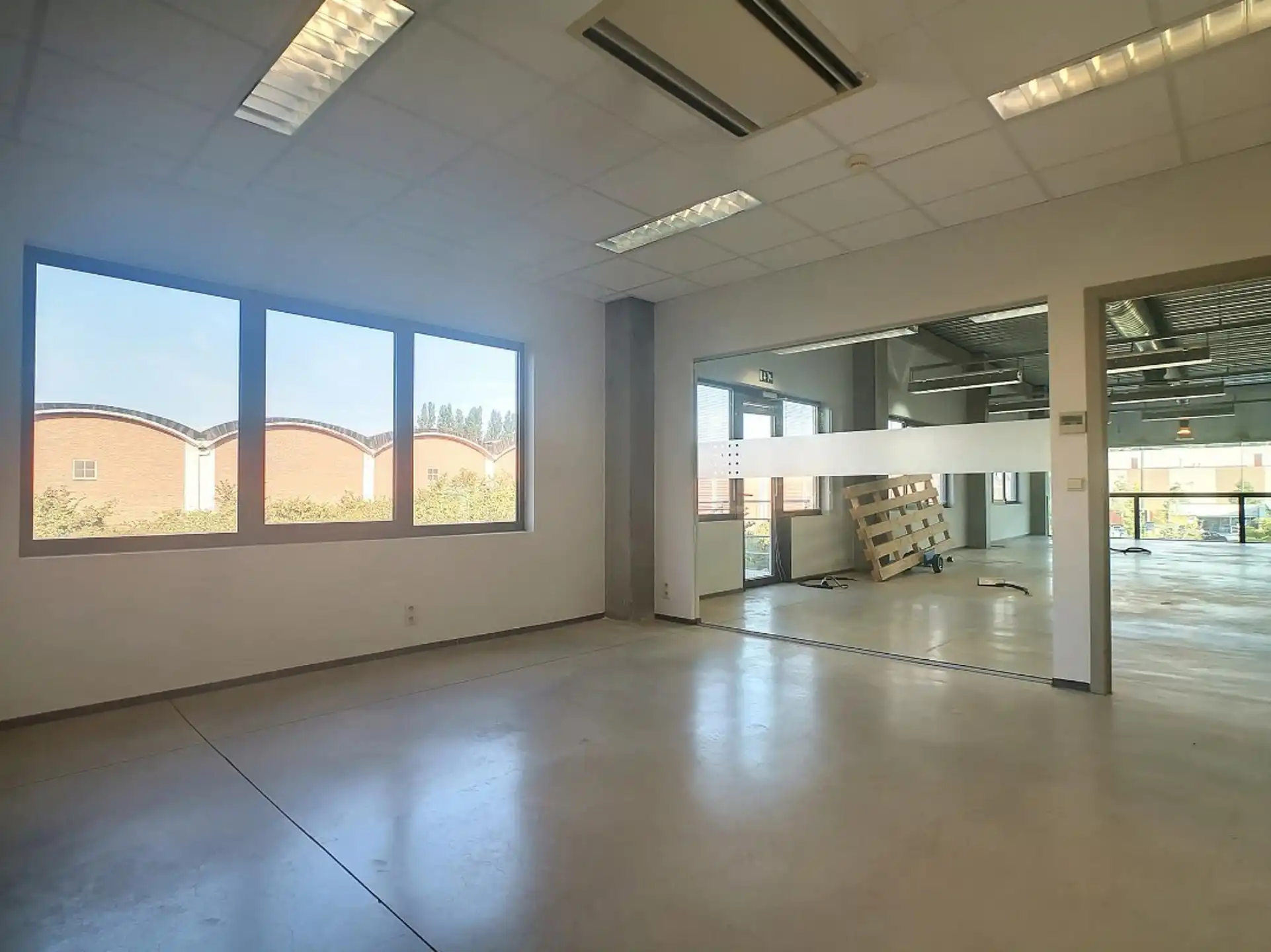 Kantoren te huur 1.251 m² op Linkeroever, Antwerpen   foto 16