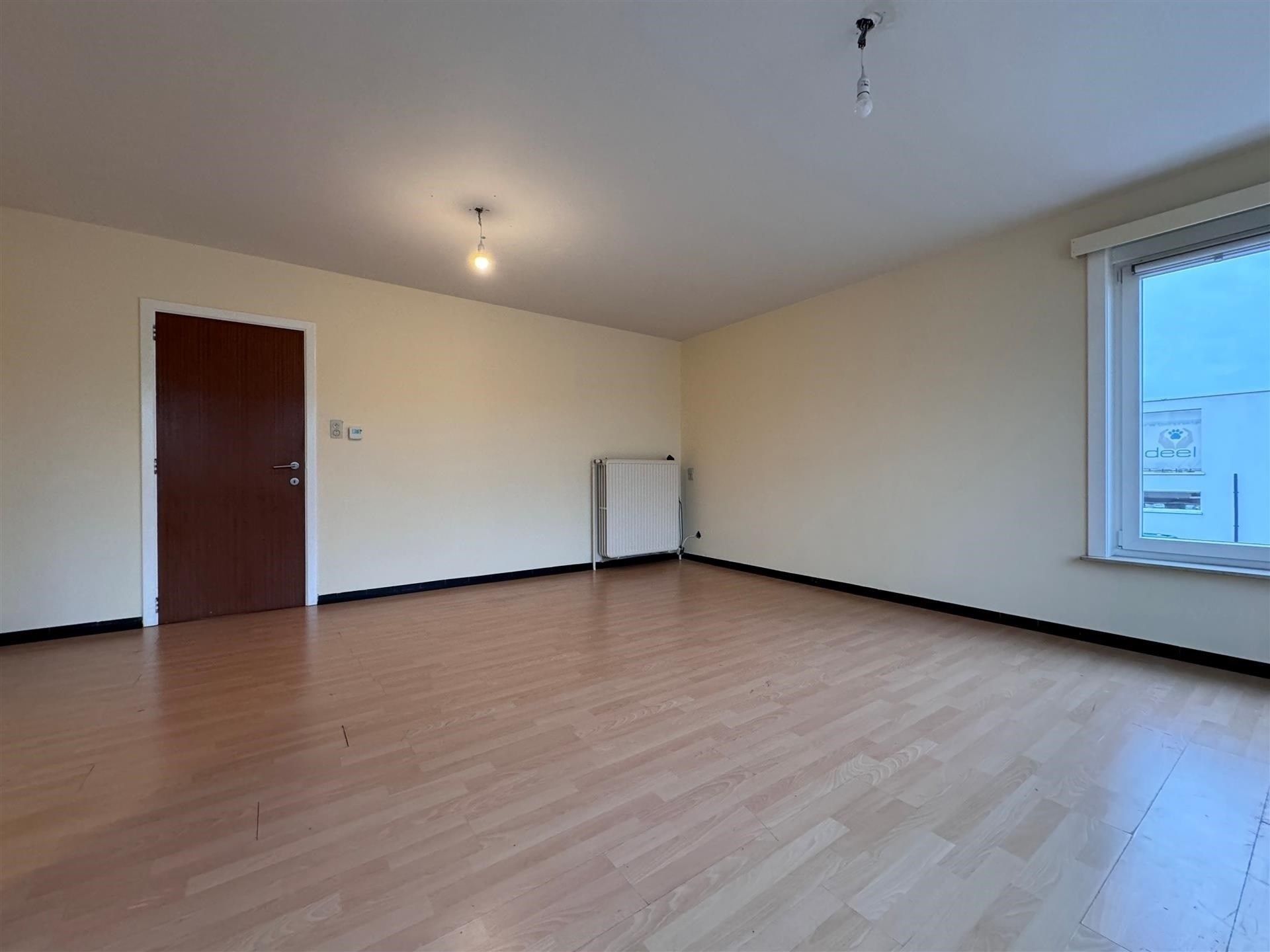Gunstig gelegen 2 slaapkamer appartement. foto 8