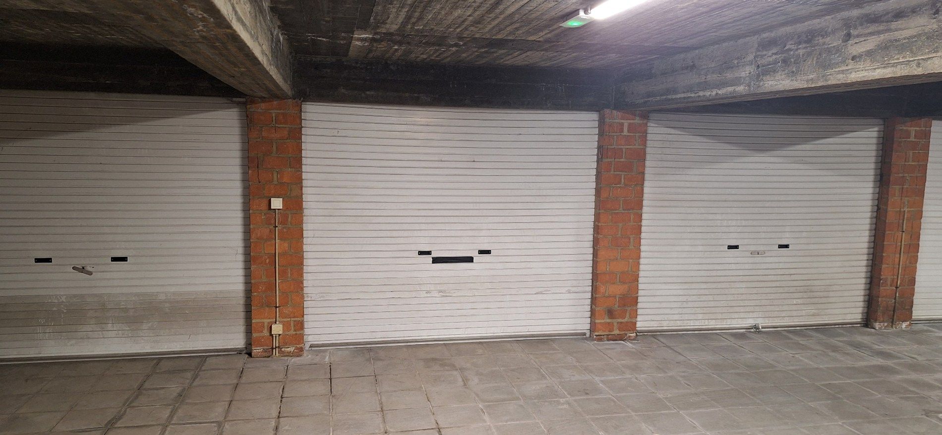 Ruime garagebox te huur te Jette  foto 2