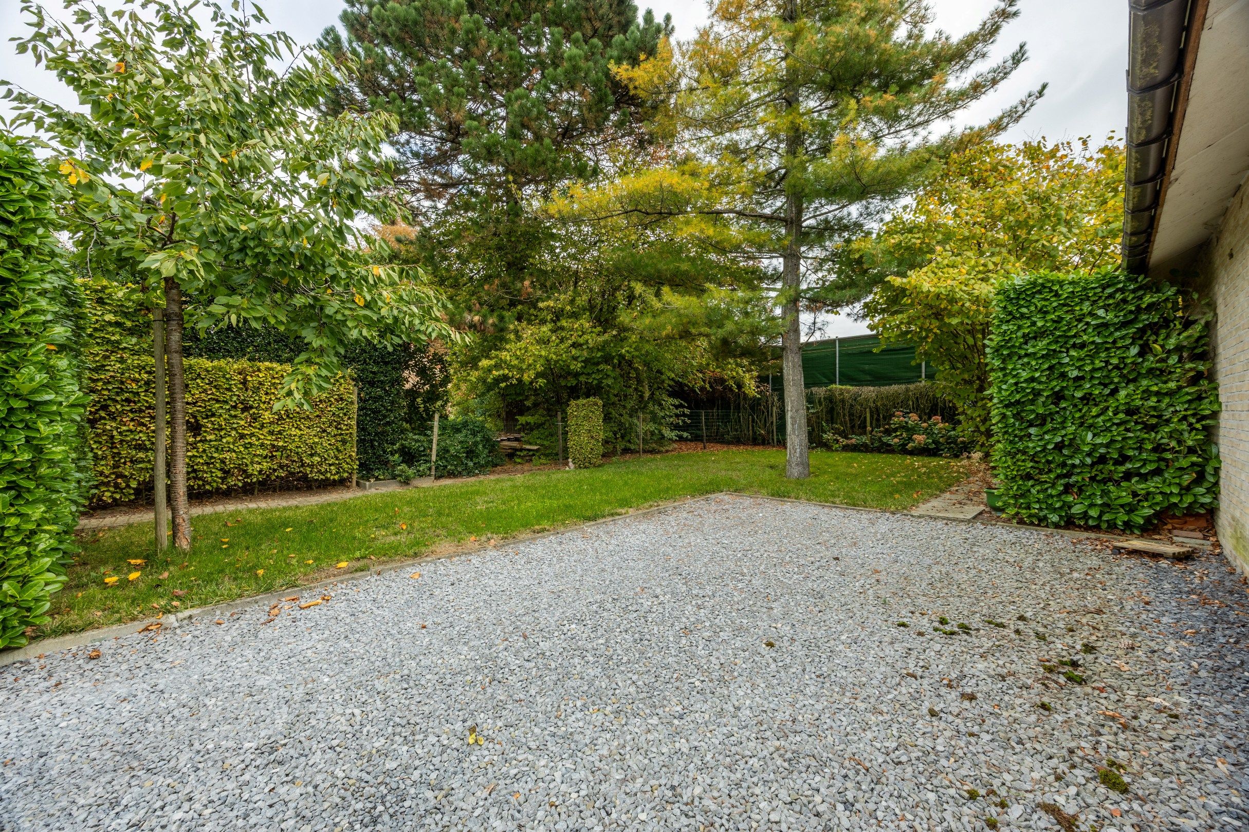 MULTIFUNCTIONELE EIGENDOM MET COMMERCIËLE LIGGING foto 27