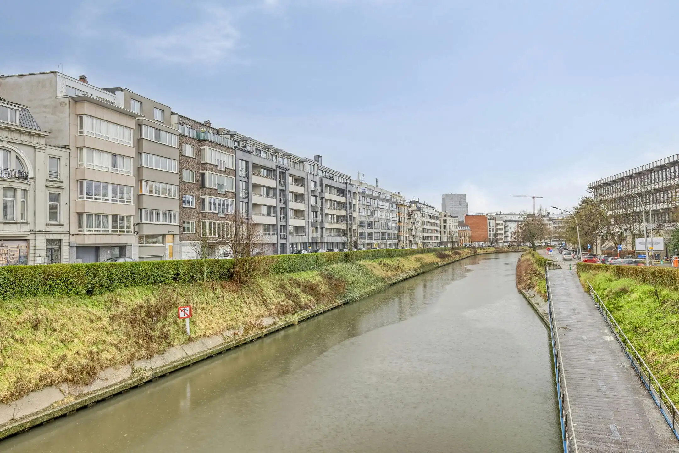 Ruim 3-slaapkamer appartement te koop aan de Eedverbondkaai foto 16