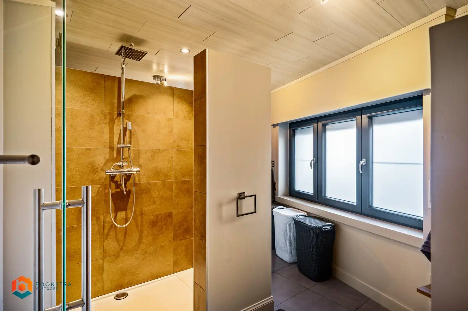 Woning met 2 slpkrs en bijgebouw met veel potentieel foto 19