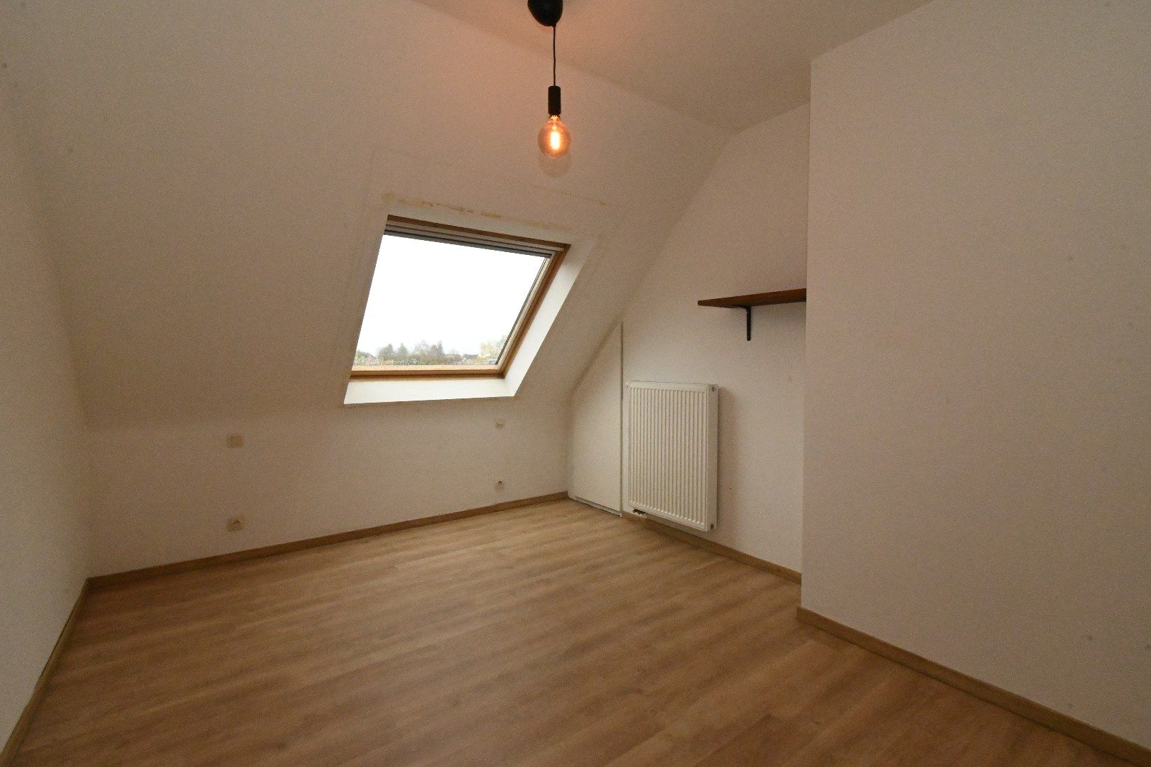 Dakappartement met 2 slaapkamers gelegen dorpskern Knesselare foto 18
