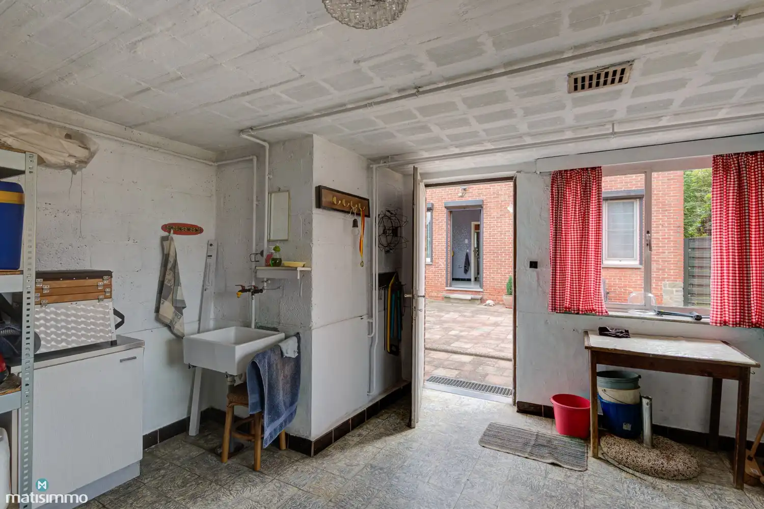 VERZORGDE VRIJSTAANDE GEZINSWONING MET RUIME TUIN IN DIEPENBEEK foto 28