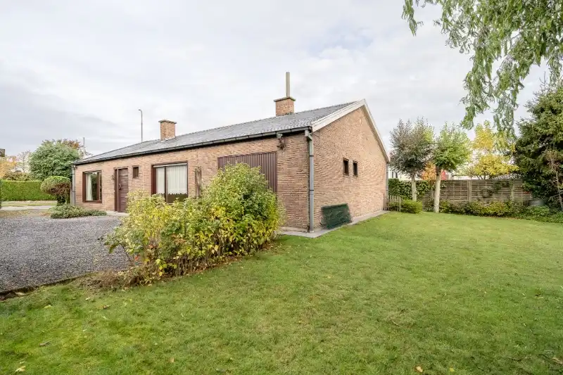 Hoofdfoto van de publicatie: Open bebouwing op mooi perceel in rustige wijk.