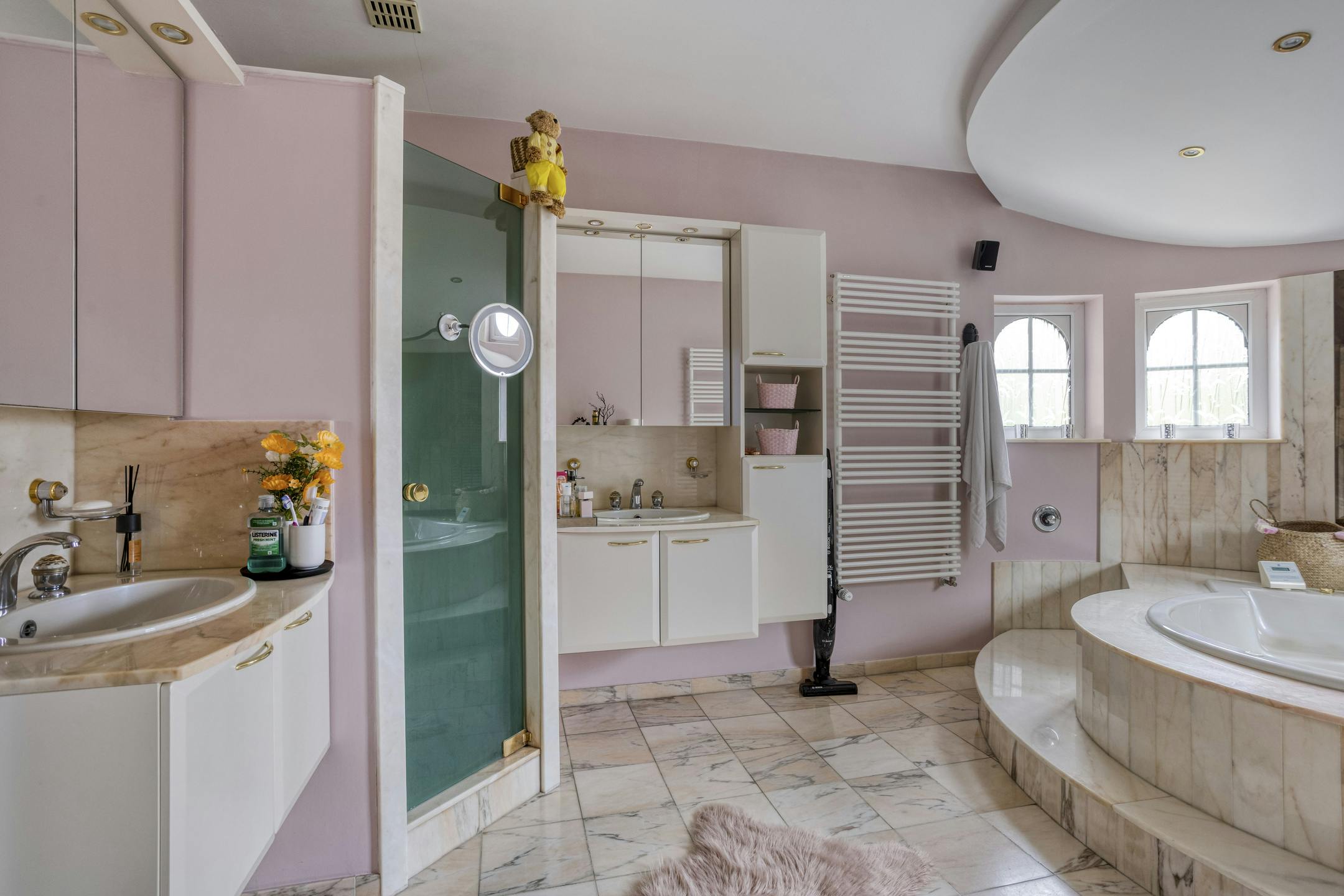 Gelijkvloerse villa op een centrale locatie in Brussegem foto 9