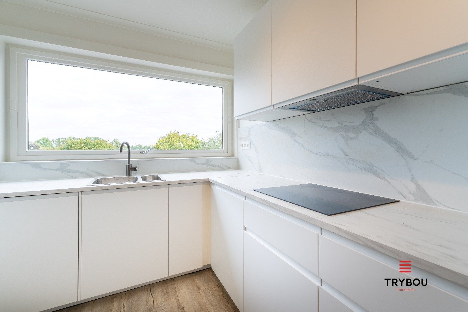 Volledig gerenoveerd 2-slaapkamerappartement te huur – rand centrum Ieper foto 7
