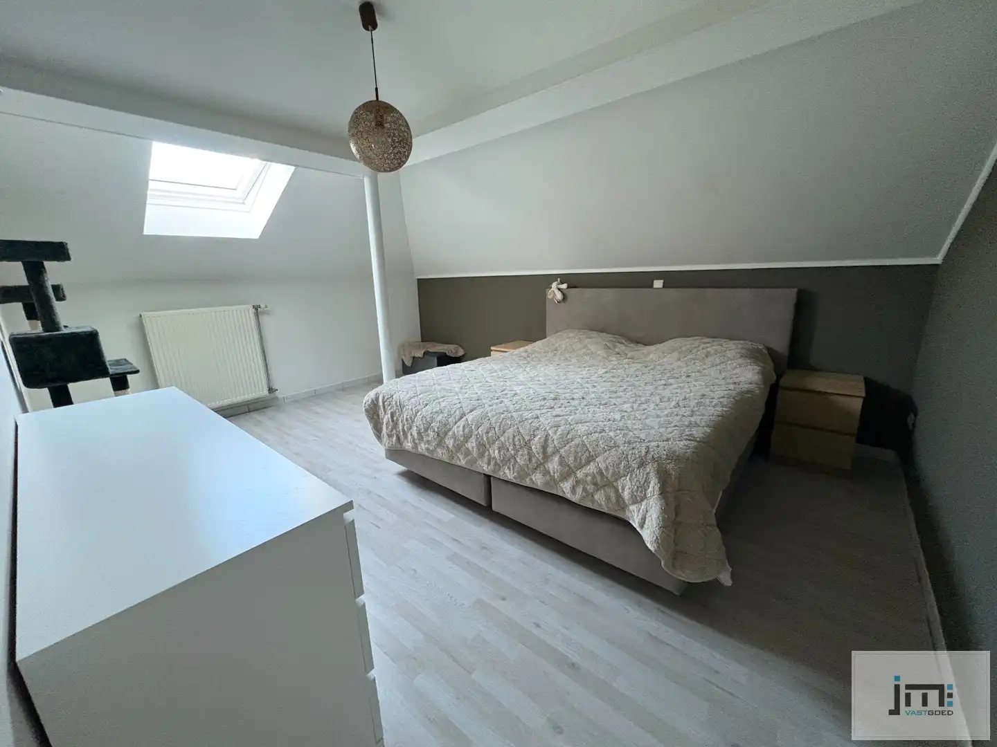 Instapklaar 3-slaapkamerappartement op toplocatie in Borgloon foto 6