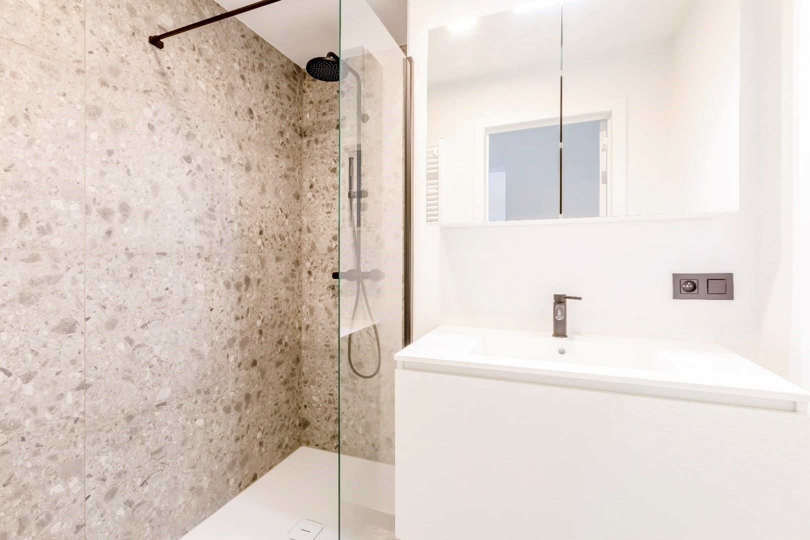 2-slpk. app. met bureau en met gemeenschappelijke tuin foto 6