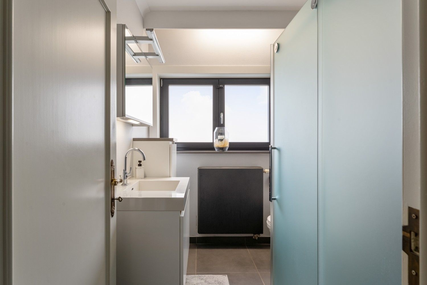 Gerenoveerde woning in het rustig gelegen Brustem. foto 13