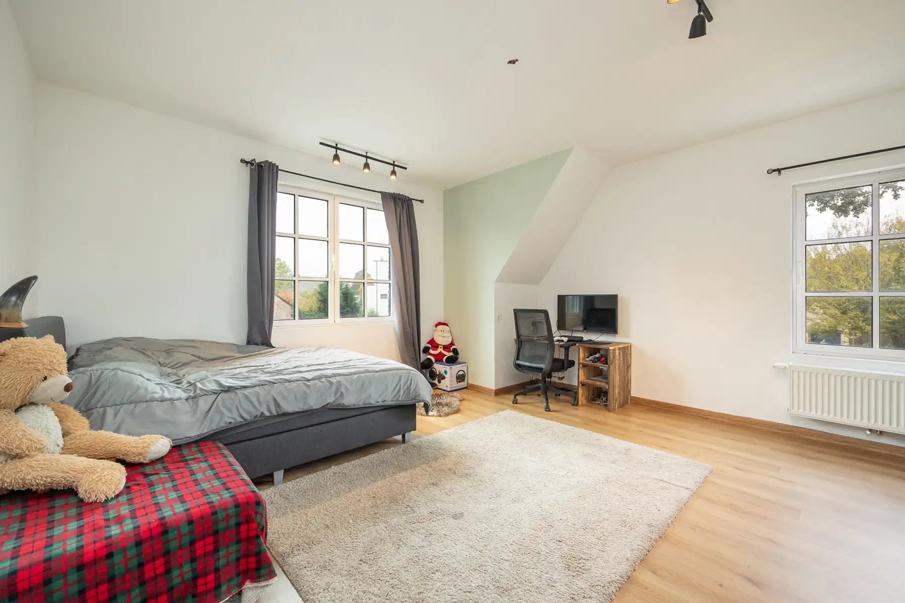 Karaktervolle gerenoveerde woning op een perceel van ca 780 m². foto 17