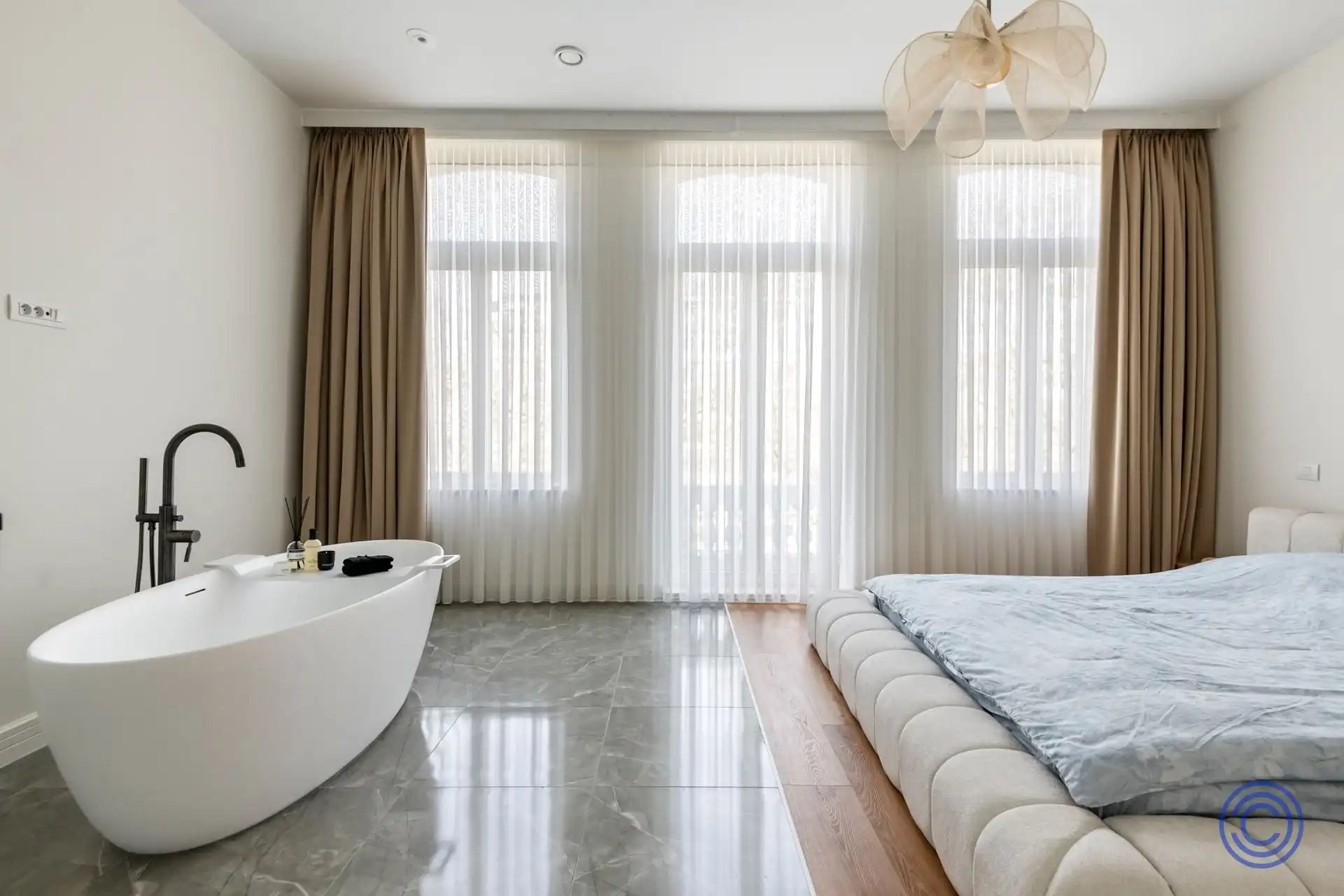 Luxueuze duplex met zonovergoten dakterras op TOP locatie foto 2