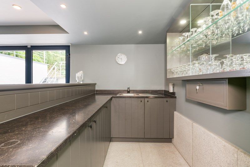 Riante en luxueuze villa  met wellness en weides foto 26