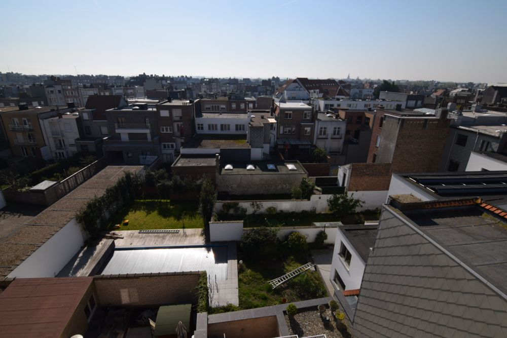Mooi duplexappartement met drie slaapkamers en twee zongerichte terrassen. foto 9