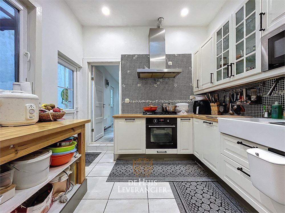 RUIME woning te koop (8 slpks, 2 badk) die ook perfect als tweewoonst kan dienen foto 7