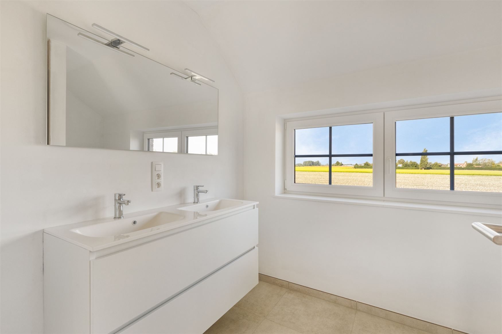 Nieuwbouwwoning op absolute topligging foto 15